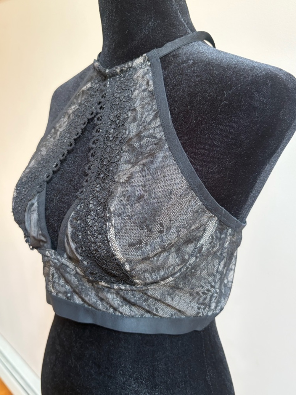 Victoria’s Secret Very Sexy Lace Bralette Intimates Crop Top Bra Black & Nude - Picture 2 of 12